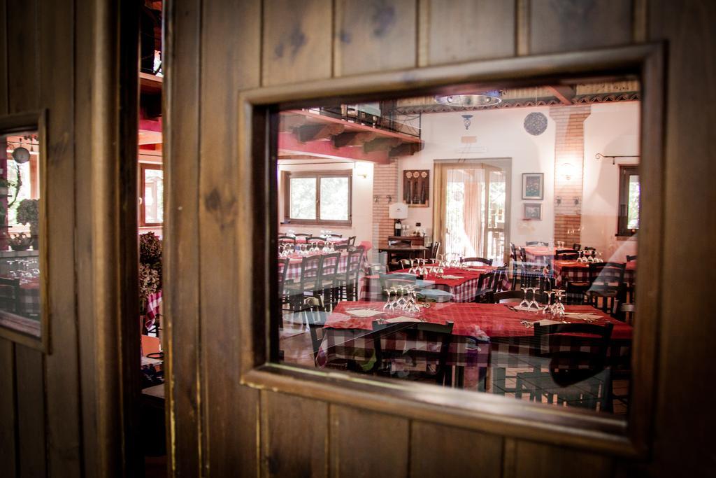 Отель La Taverna Dei Briganti Cotronei Экстерьер фото