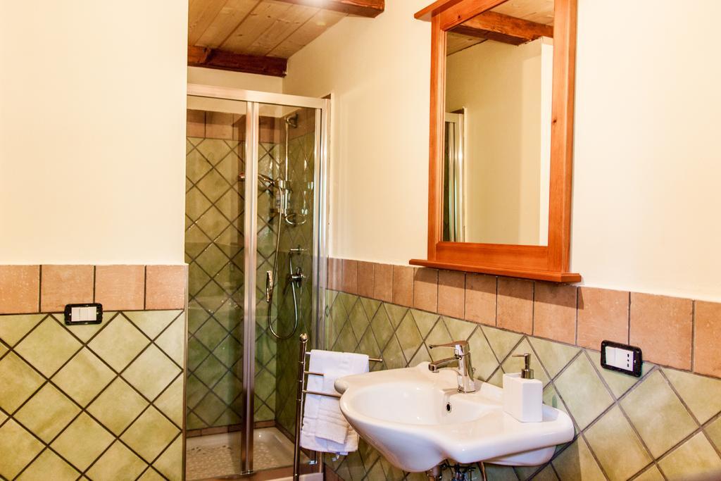 Отель La Taverna Dei Briganti Cotronei Номер фото