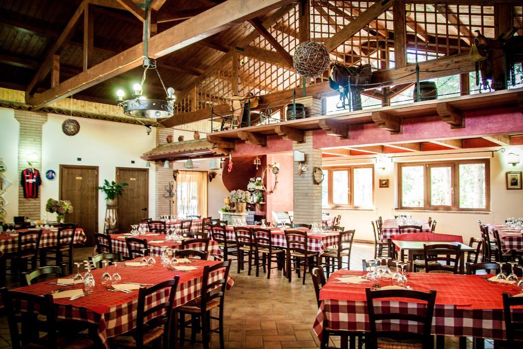 Отель La Taverna Dei Briganti Cotronei Экстерьер фото